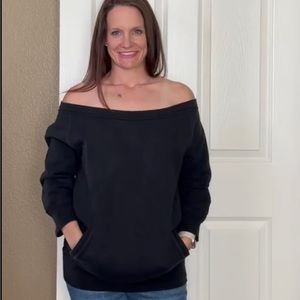 Gap Black 3/4 sleeve off shoulder sweatshirt pullover with pocket